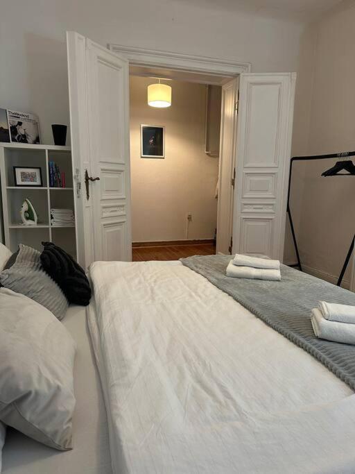 Grosses Apartment Am Kudamm Berlin Zewnętrze zdjęcie